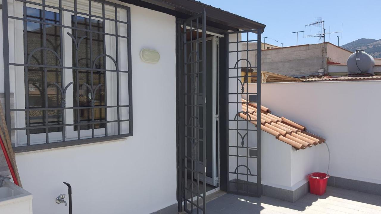 فيلا Casa Vicino Mondello باليرمو المظهر الخارجي الصورة